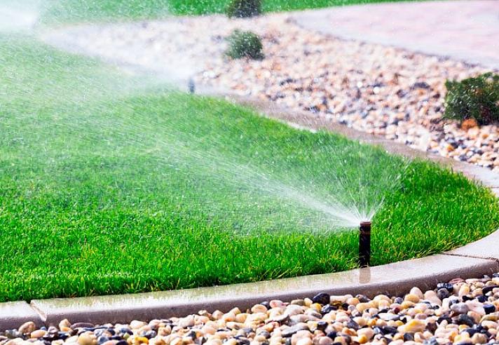 Em um sistema de irrigação de gramado