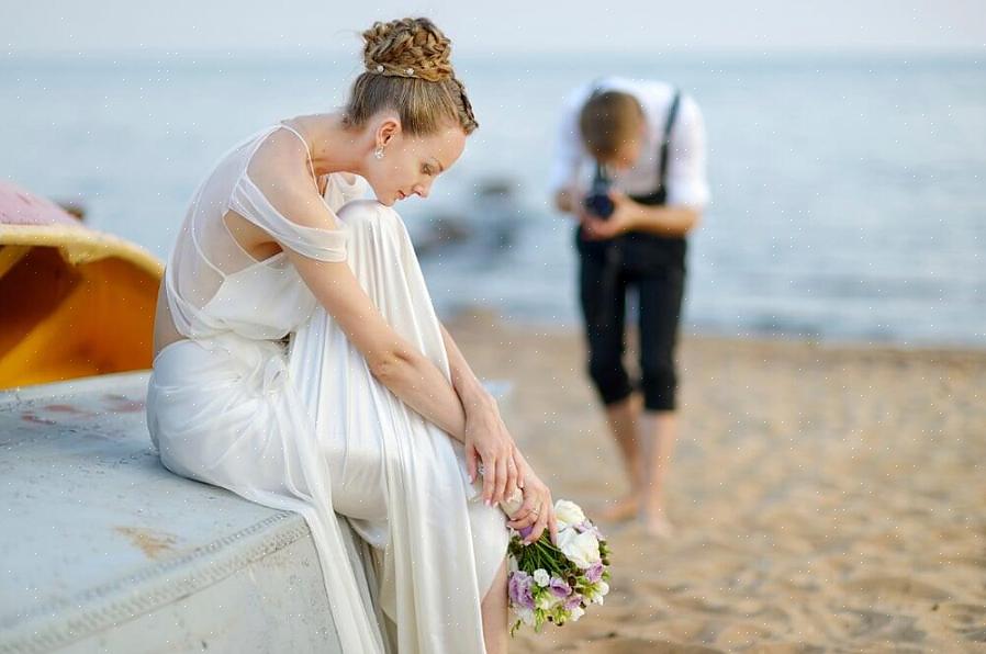 A cerimônia de casamento na areia expressa a união de duas pessoas ou duas famílias em uma nova família