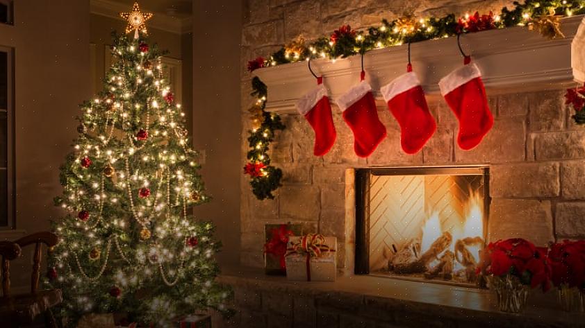 Enfeites para decoração de árvores de Natal na Europa