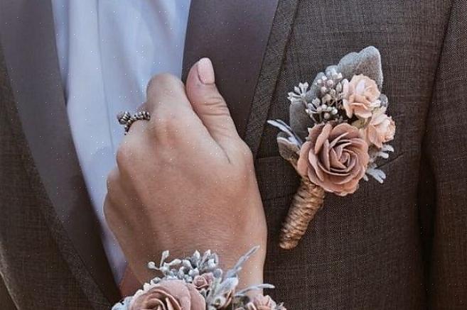 As pulseiras de flores para o baile de formatura vêm em todas as faixas de preço