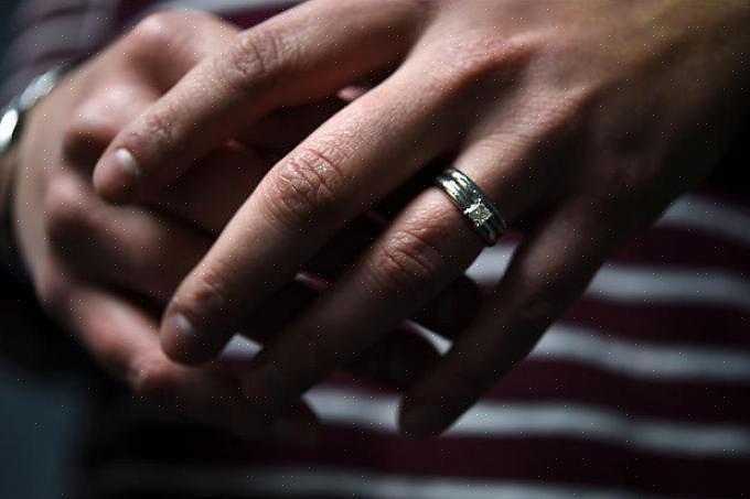 O casamento por procuração só é permitido se uma das partes for residente em Montana ou se uma das partes