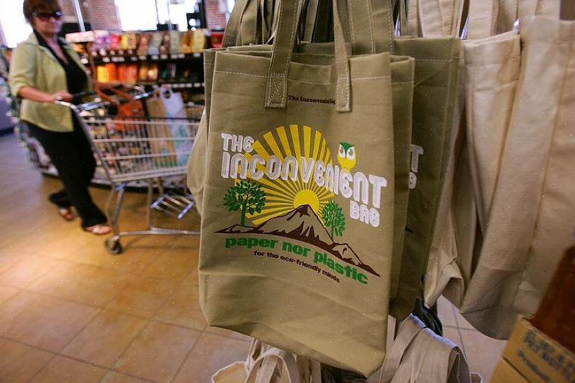 Sacolas ou sacolas de compras isoladas devem ser limpas com a mesma freqüência que qualquer outra sacola