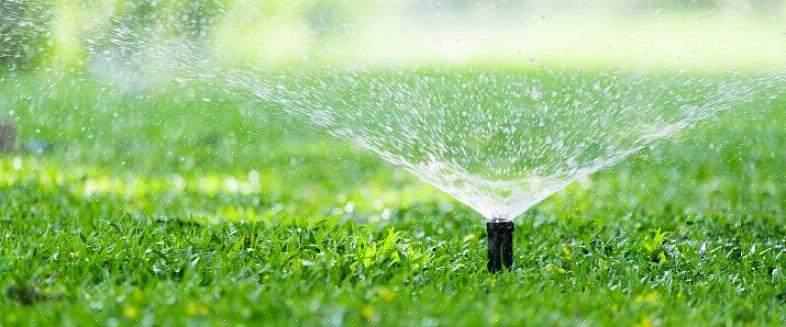 Abra lentamente a válvula de corte principal para permitir a entrada de água no sistema de sprinklers