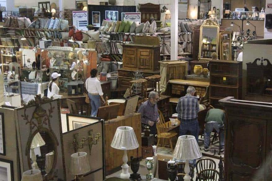 As feiras da Scott Antique Markets em Atlanta estão localizadas na 3650 Jonesboro Road SE nos edifícios