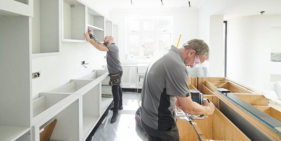 A remodelação da pequena cozinha é o mesmo que a remodelação da grande cozinha - exceto em uma tela menor