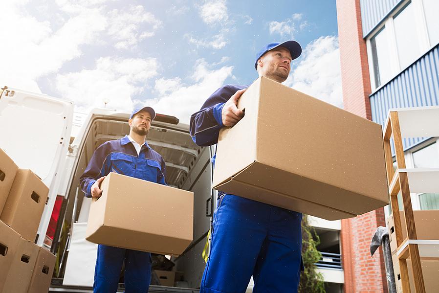 Você pode contratar um serviço de desempacotamento para fazer o trabalho por você