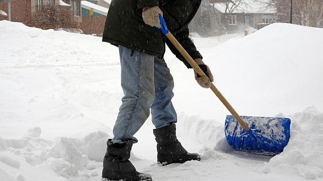 Dicas de pá de neve para quem estaciona na garagem