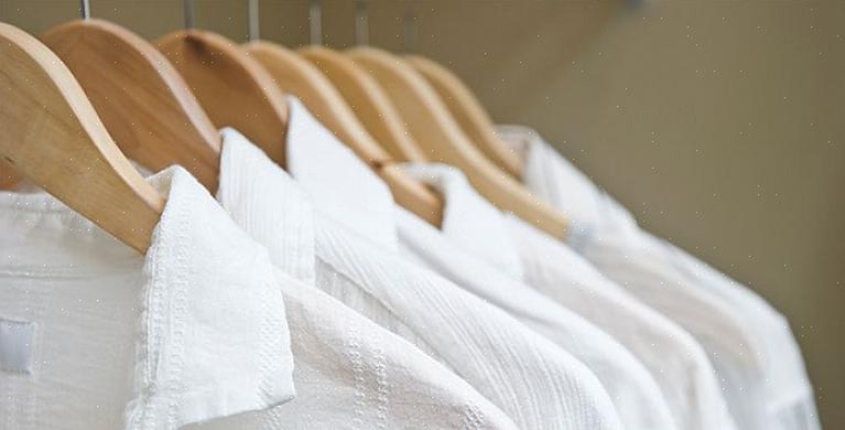 A transferência de roupas coloridas que deixam o tecido branco sem brilho