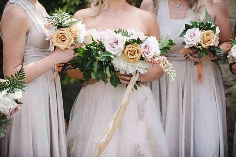 Uma lista de flores para casamento também ajudará a enfocar suas discussões sobre flores