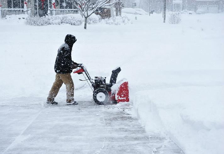 Para ligar um soprador de neve com o motor frio