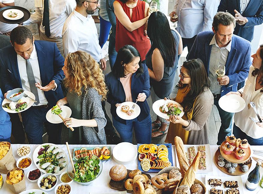 O jantar buffet tornou-se muito popular em restaurantes